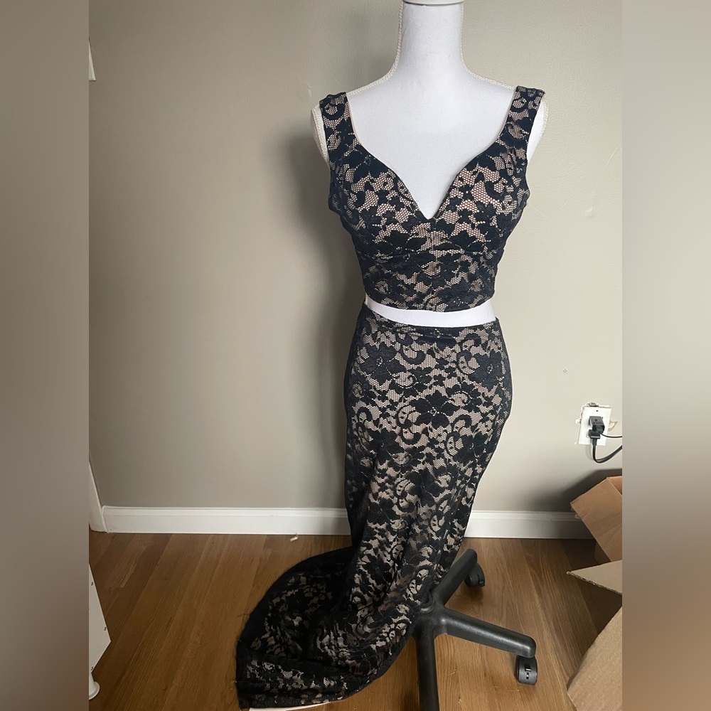 Emerald Sundae black lace dress maxi